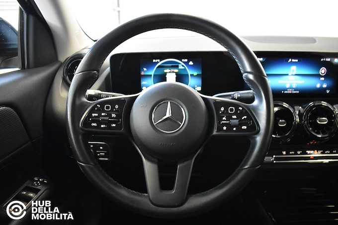 MERCEDES-BENZ GLA 180 d Automatic Business